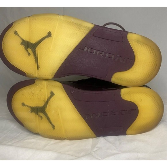 Athletic_Shoes